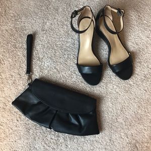 Black NY&CO wristlet